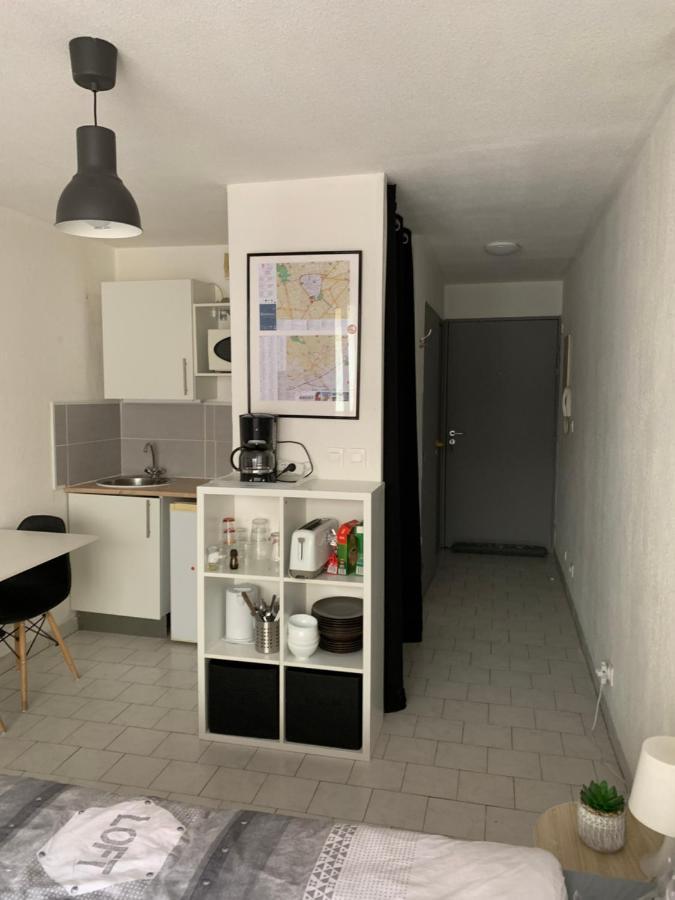 Nimes Studio Parking Dhuoda Eksteriør bilde